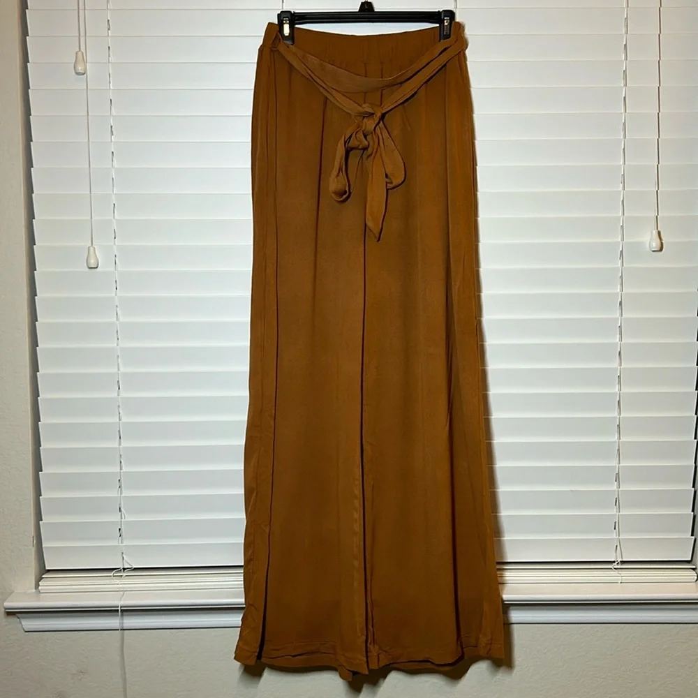 (NWT) Fashion Nova women’s Here Thriving Pant Set. Size Medium. - Picture 8 of 12
